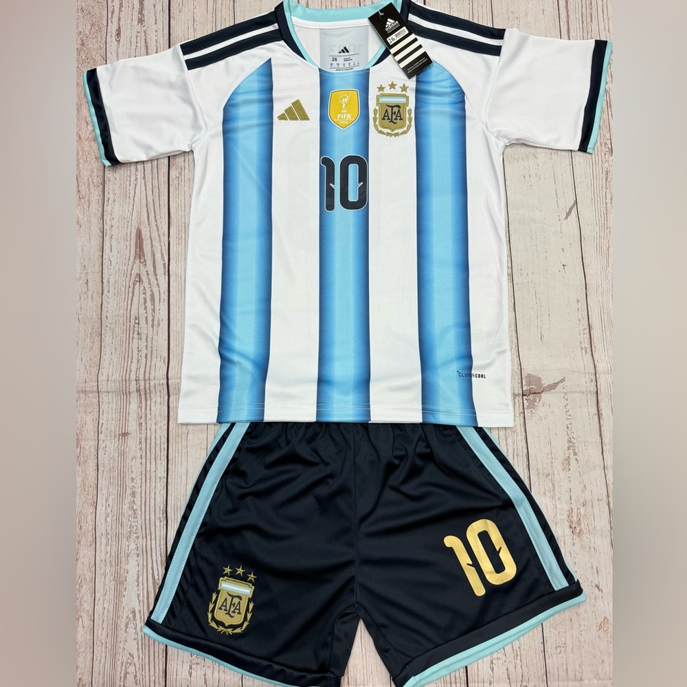Youth Messi Argentina Jersey Kids Soccer Kits (Jersey + Shorts) SMALL (24) 6/7